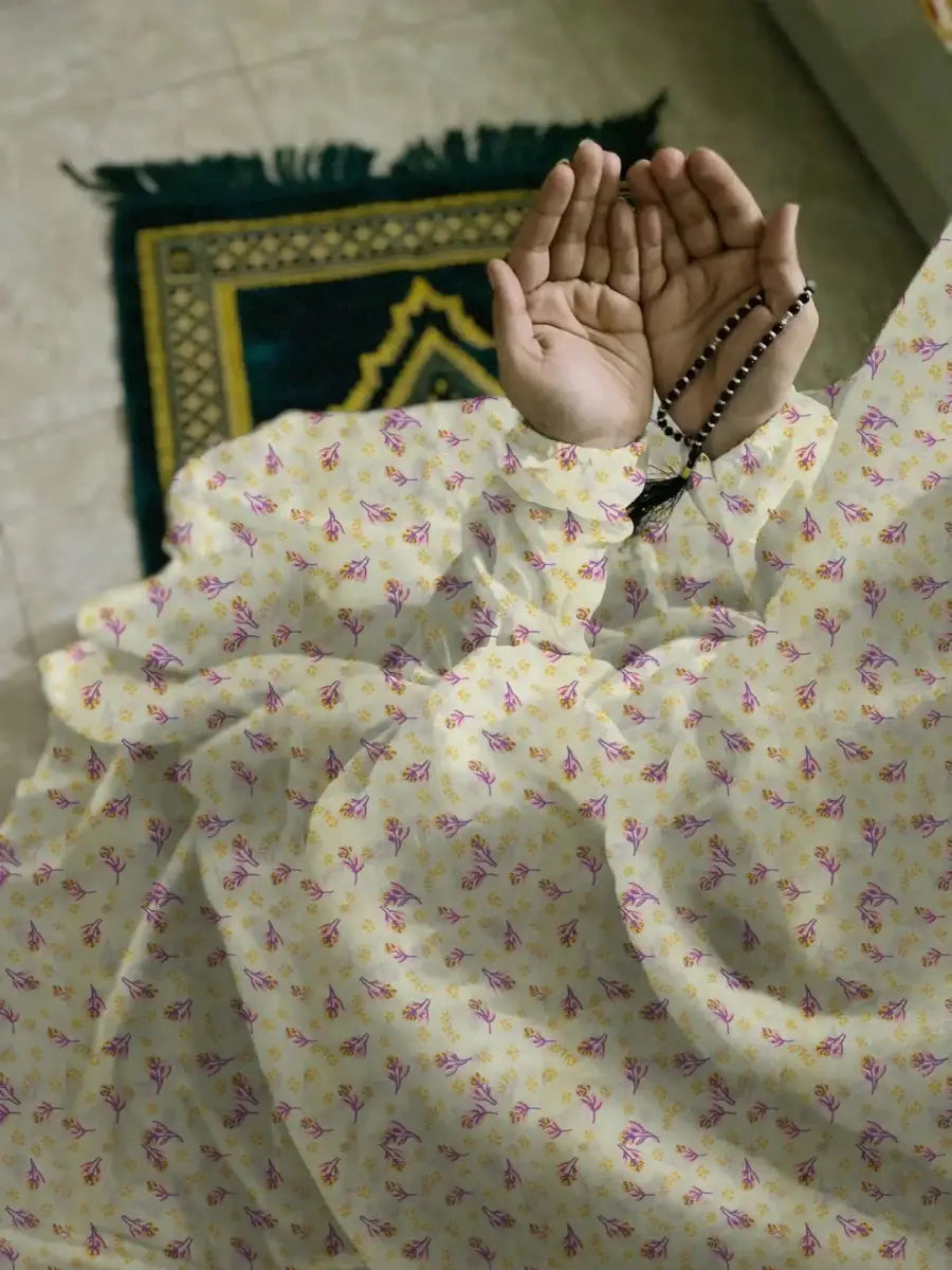 Namaz Chaddar With Sleeves  - Cream
