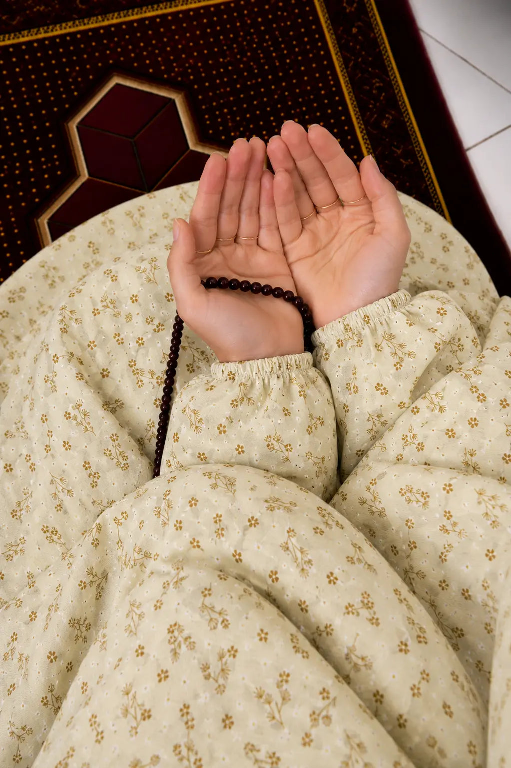 Namaz Chaddar With Sleeves  - Floral cream