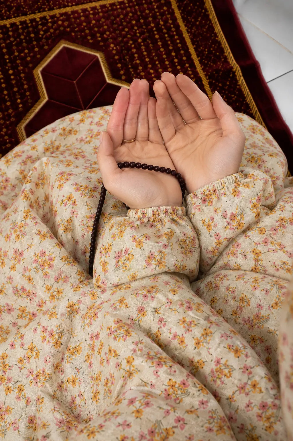 Namaz Chaddar With Sleeves  - Cream Petal