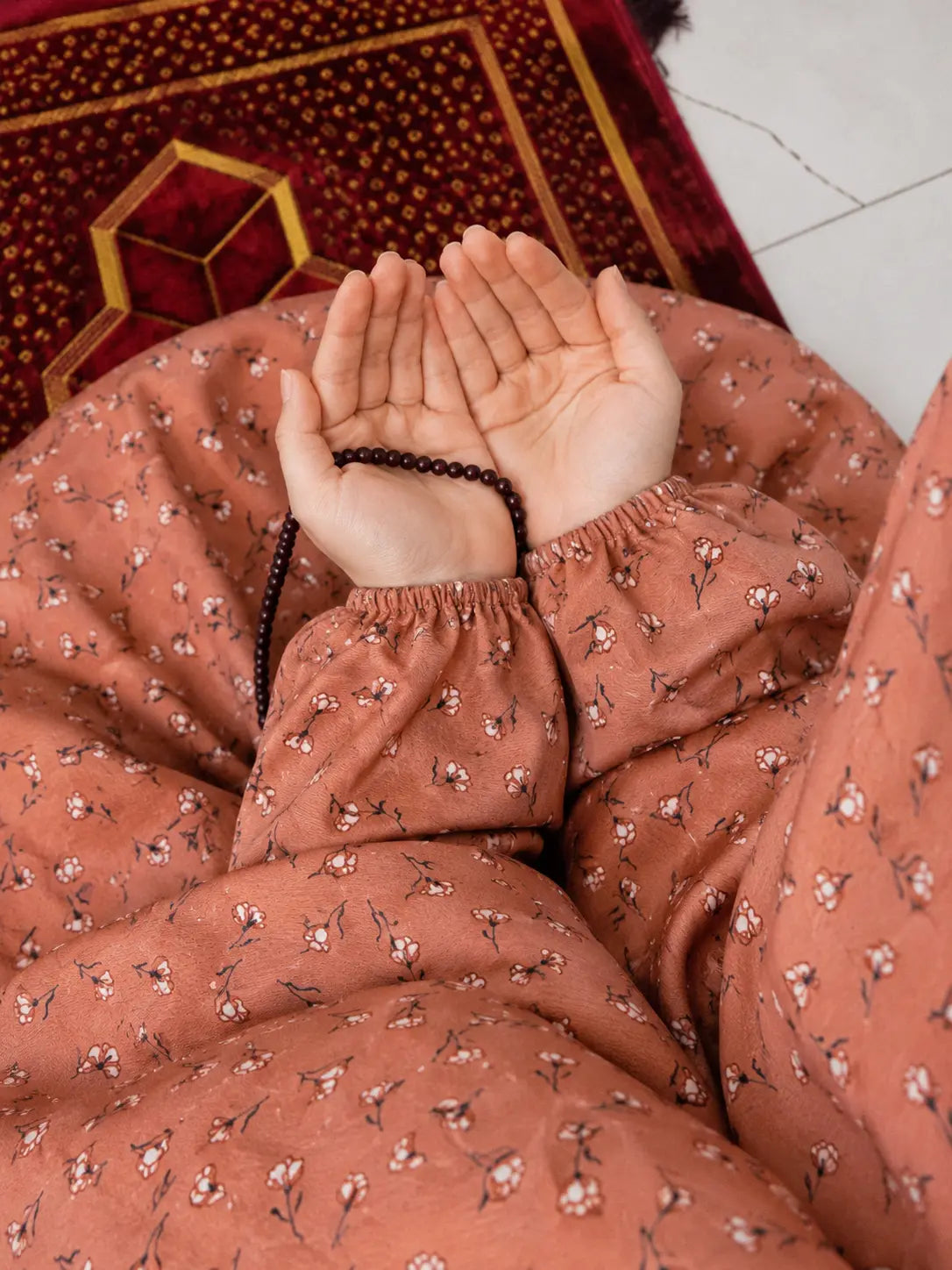 Namaz Chaddar With Sleeves  - Rose Quartz
