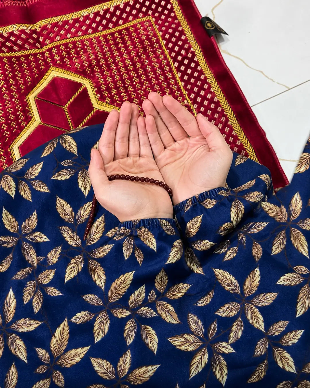 Namaz Chaddar With Sleeves  - Royal Blue