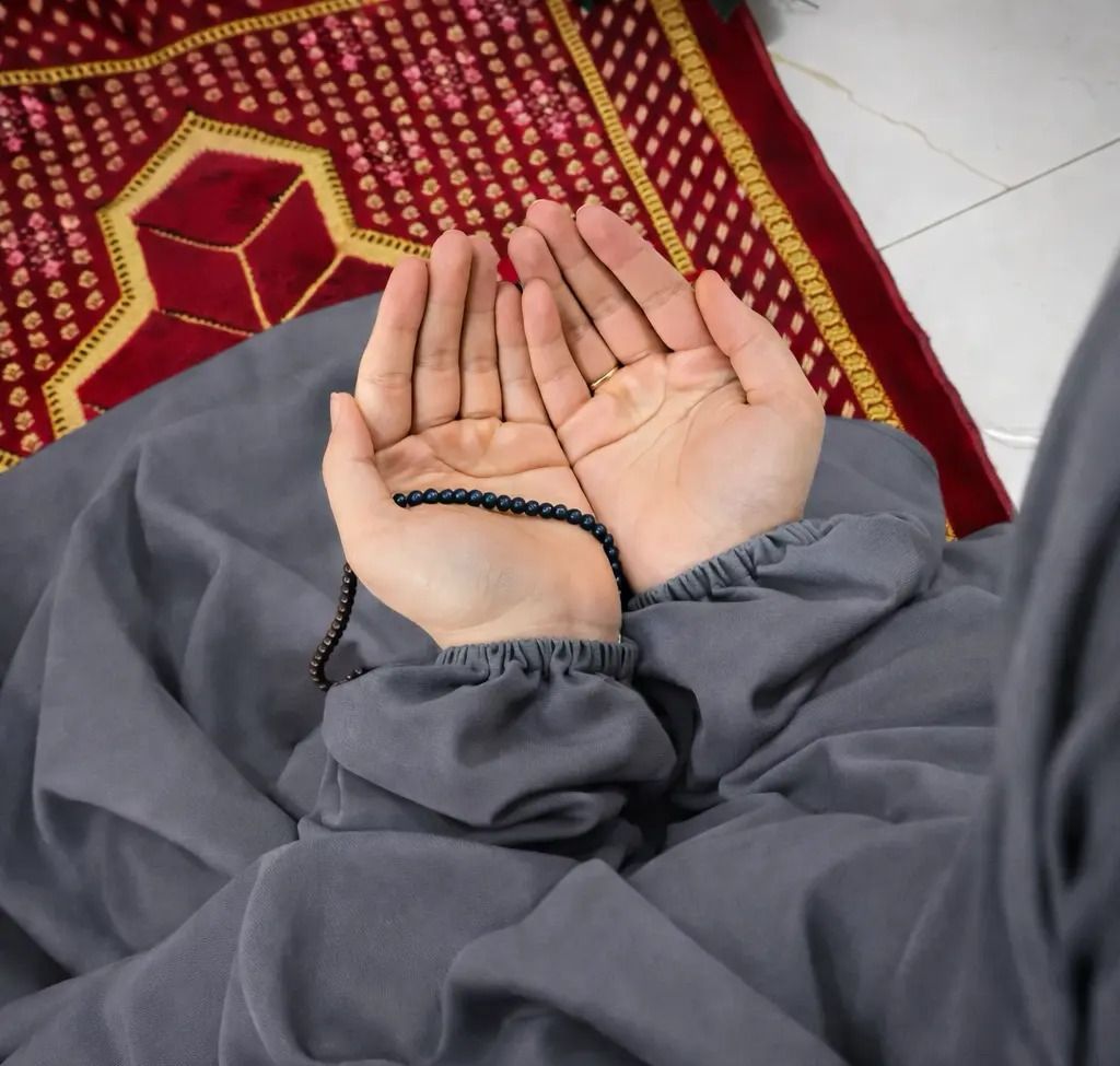 Namaz Chaddar With Sleeves  - Plain Grey