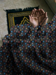 Namaz Chaddar With Sleeves  -  Black Chaddar