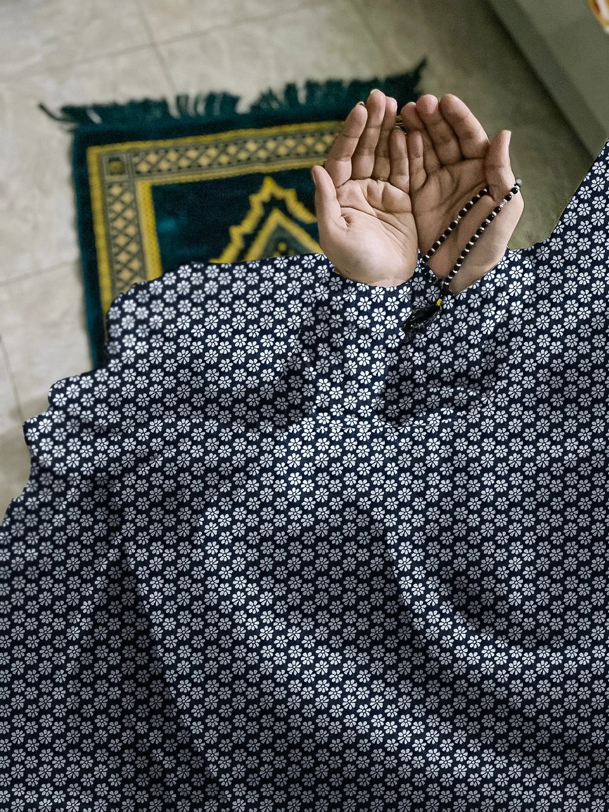 Namaz Chaddar With Sleeves  - Flower Black