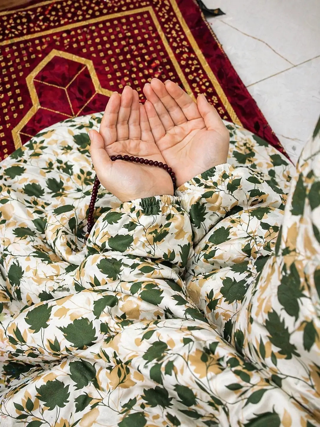 Namaz Chaddar With Sleeves - Nature Leaf