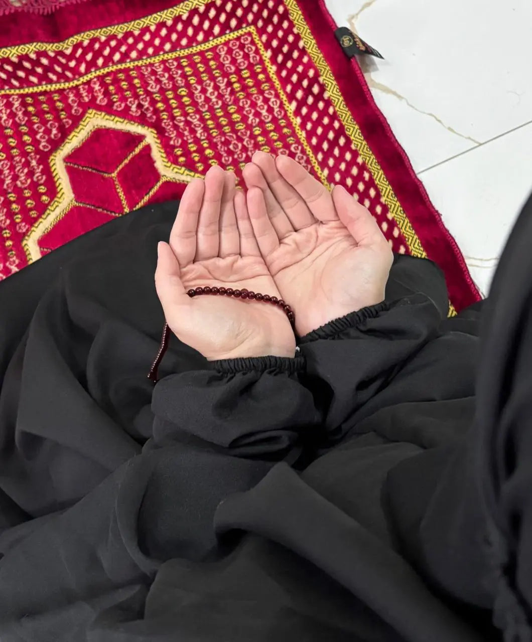 Namaz Chaddar With Sleeves  - Plain Black